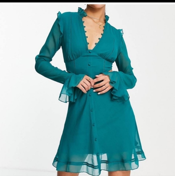 NEW ASOS DESIGN ruffle detail mini dress with button detail in teal. SIZE 4 - Picture 1 of 3